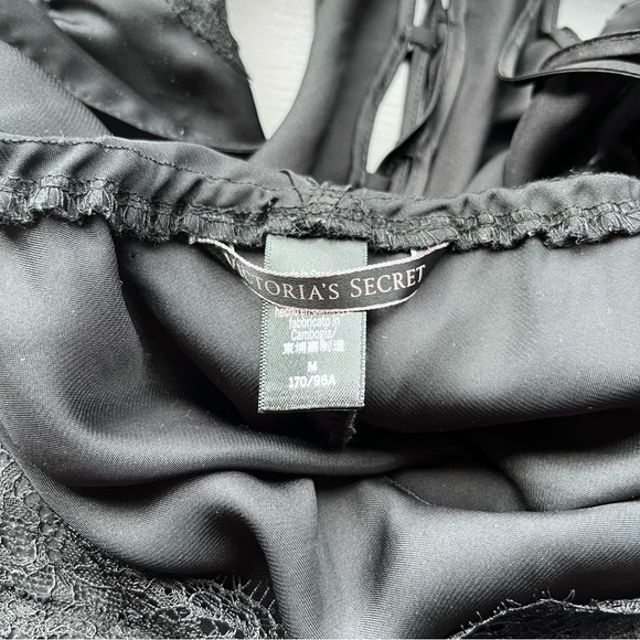 Victoria’s Secret Black Lace Trim Silky Sleepwear Romper Size Medium - Picture 11 of 13